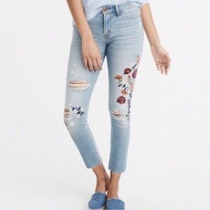 Abercrombie & Fitch Harper Low Rise Ankle Jeans Floral Embroidery Size 28